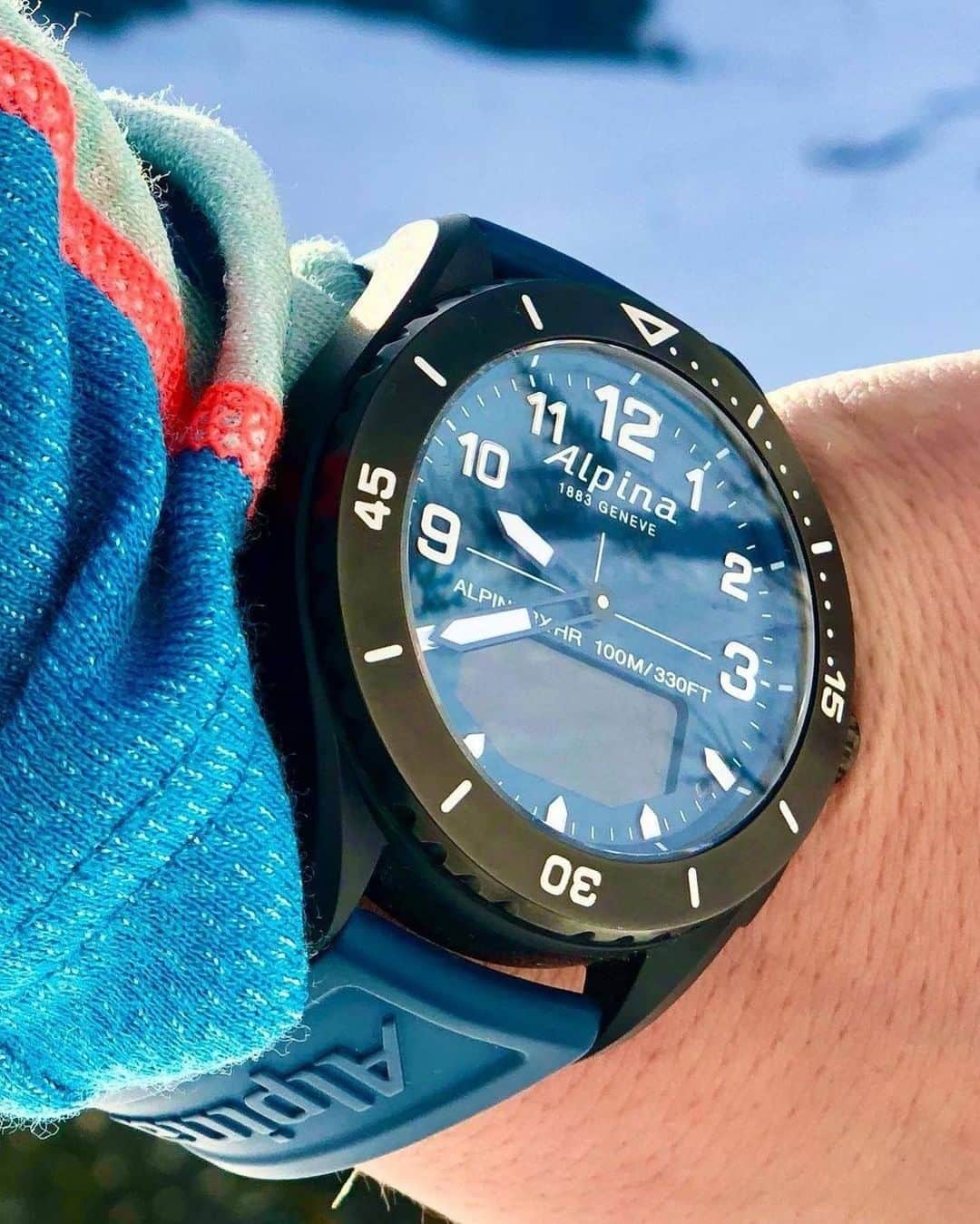 アルピナさんのインスタグラム写真 - (アルピナInstagram)「More than a watch: the #AlpinerXAlive helps you know more about yourself and your trainings  📷  @juliette_willmann  #AlpinaWatches #ReachYourSummit #AlpinaFamily Check out the link in bio to learn more about our AlpinerX Alive Collection. . . . . . #Smartwatch #ConnectedWatch #Alpina #Alpinist #Outdoors #GPS #altitude #RECCO #watch #watches #watchesofinstagram #watchporn #watchoftheday #watchaddict #timepiece #watchfam  #instawatch #wristwatch #wristporn #dailywatch #watchgeek #watchnerd #womw #wristgame #watchcollector #watchanish」1月30日 1時00分 - alpinawatches