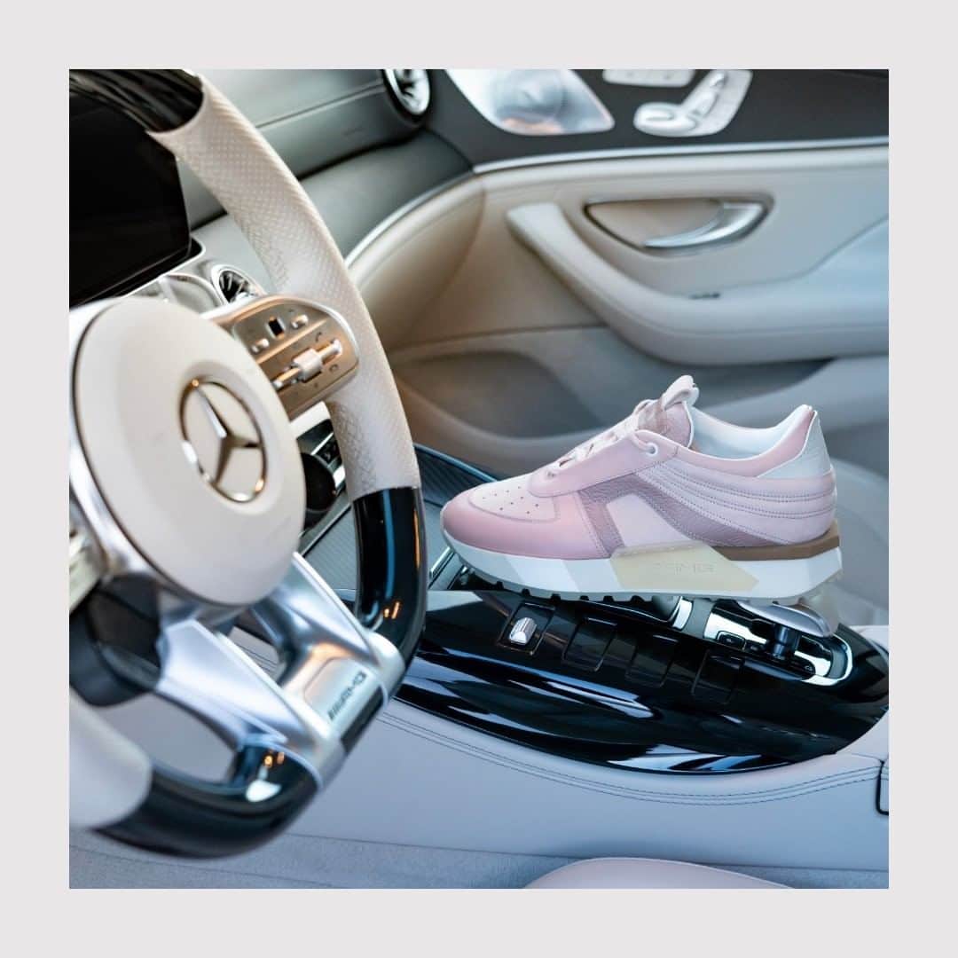 サントーニのインスタグラム：「Move with confidence, drive with style: enjoy your winter season in #SantoniForAmg sneakers.  @mercedesamg  #Santoni #SantoniForAmg #MercedesAMG #AMG #neverstandstill」