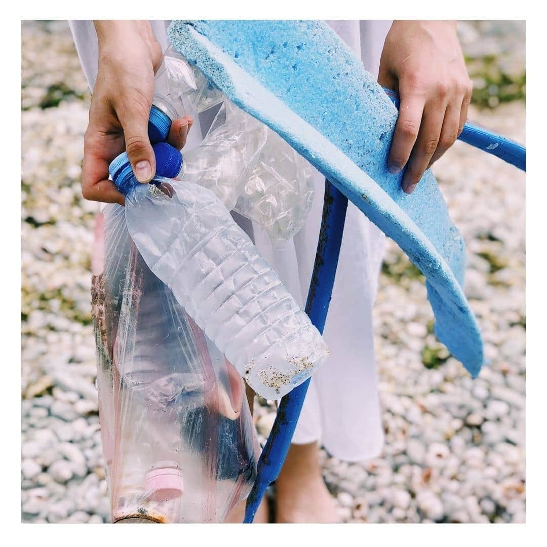 Stop The Water While Using Me!さんのインスタグラム写真 - (Stop The Water While Using Me!Instagram)「Up to 12.7 million tonnes of plastic end up in our oceans every year! 🐳 Some of it remains on our coasts, some in the sea - on the surface, in the depths of the water or deep down on the seabed.⁠ ⁠ Time to reduce plastic waste to the absolute minimum! One of the easiest ways to contribute is to remember to refill your favorite beauty products - again and again and again 💙⁠ ⁠ ⁠#ocean #plastic #change #noanimaltesting #noparaffins #notoxins #clean #allnaturalcosmetic #carbonneutralcosmetic #zerowaste #microplasicfree #sustainablelifestyle #ecofriendly #stopthewaterwhileusingme #waterlover⁠ #regram inspired by #unsplash⁠」1月30日 1時03分 - stopthewater