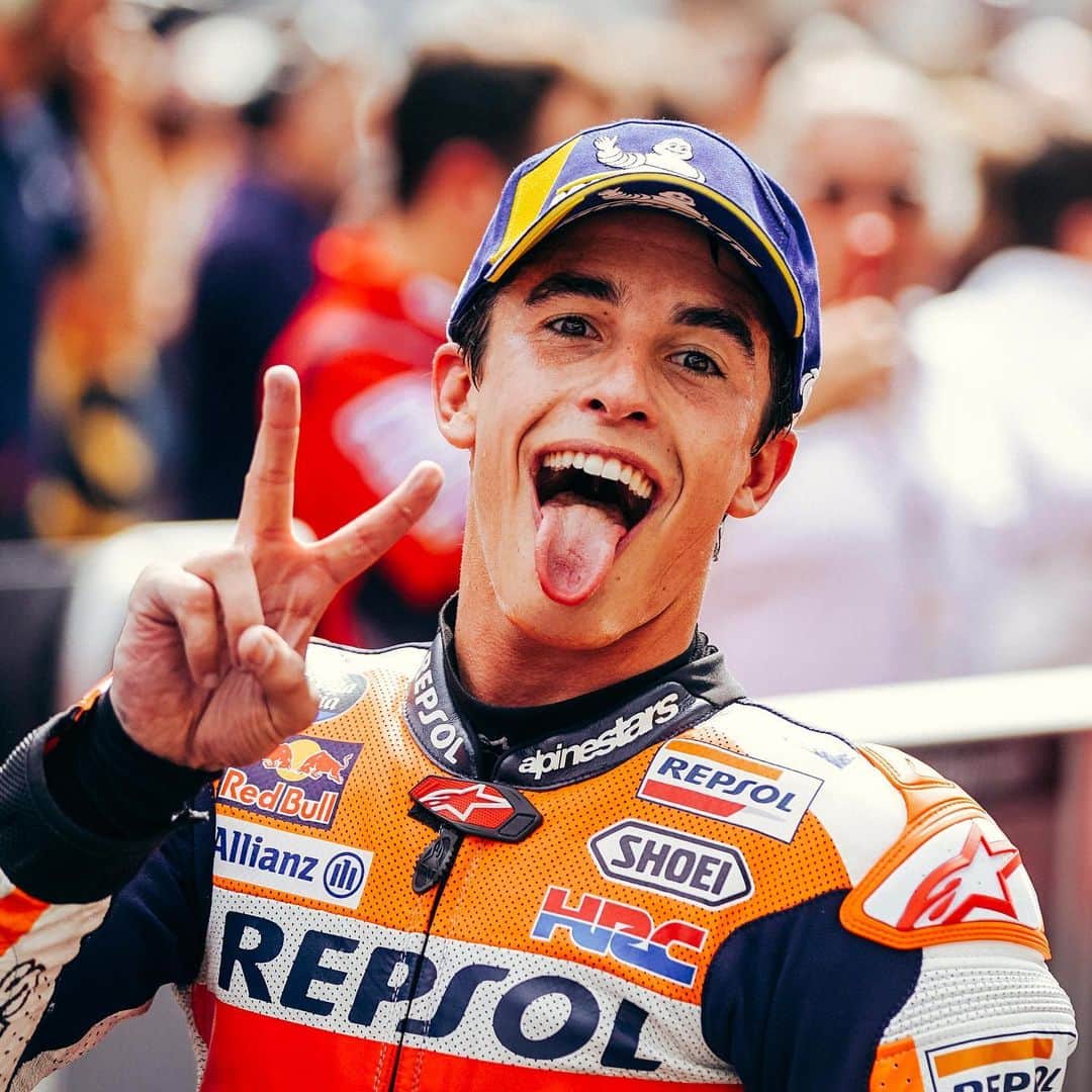 レプソル・ホンダのインスタグラム：「Friday, more like Fri-Yay! Have a good weekend everyone.」