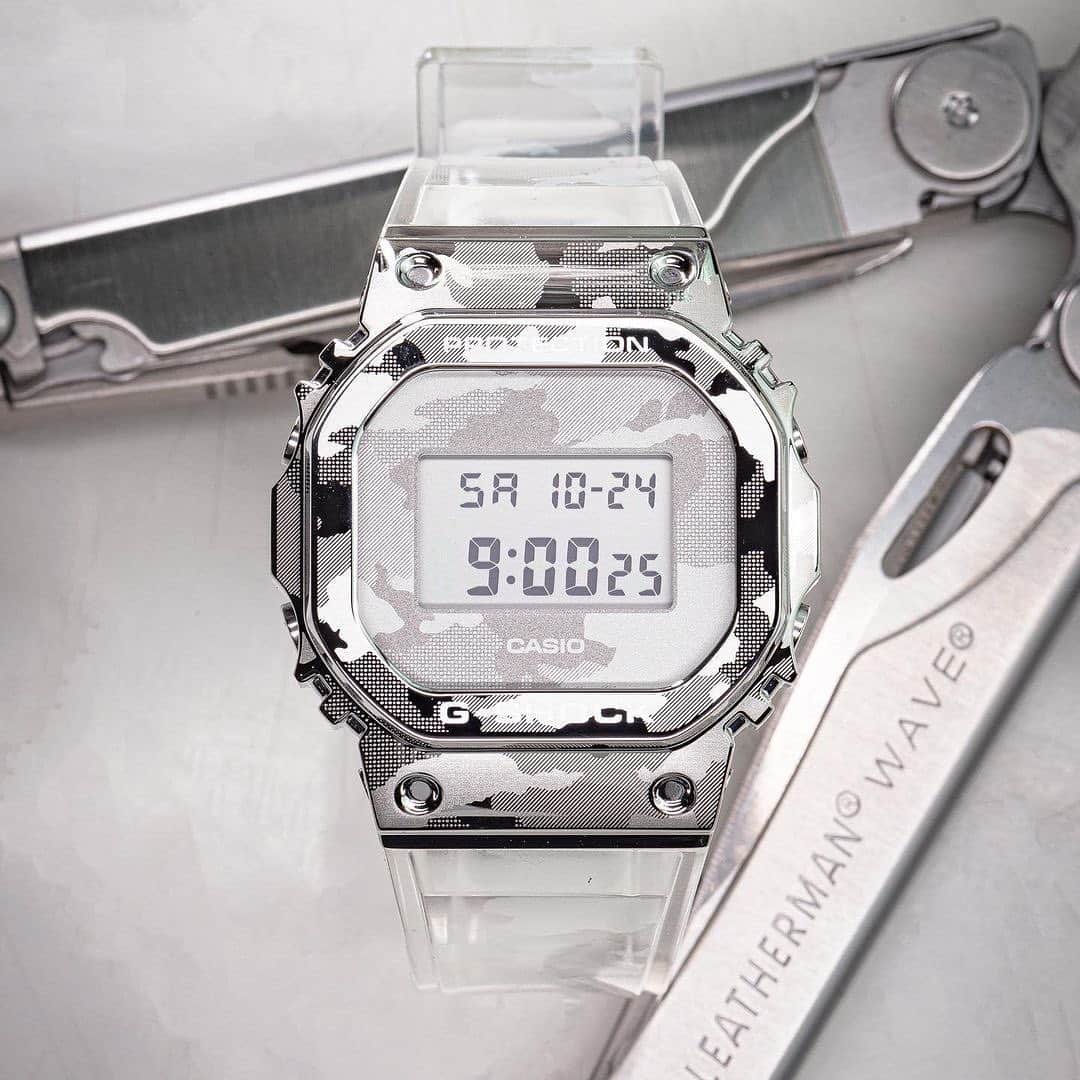 G-SHOCKのインスタグラム：「You'll like what you see in the reflection. #GSHOCKCamoSkeleton」