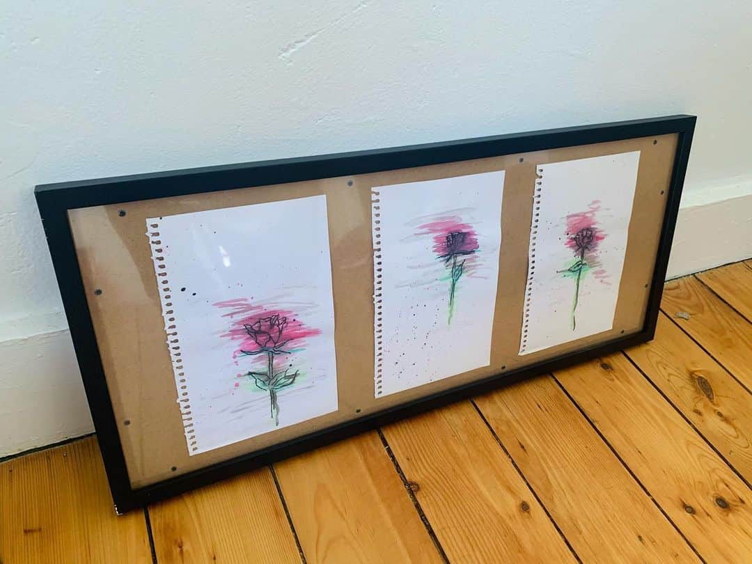 レイシー・ベイカーのインスタグラム：「Art for sale round two! I made these. Slide into the dmzzzzz   1. Watercolor roses 2. Mixed media collage  3. Rose collage 4. Framed thread collage pair」