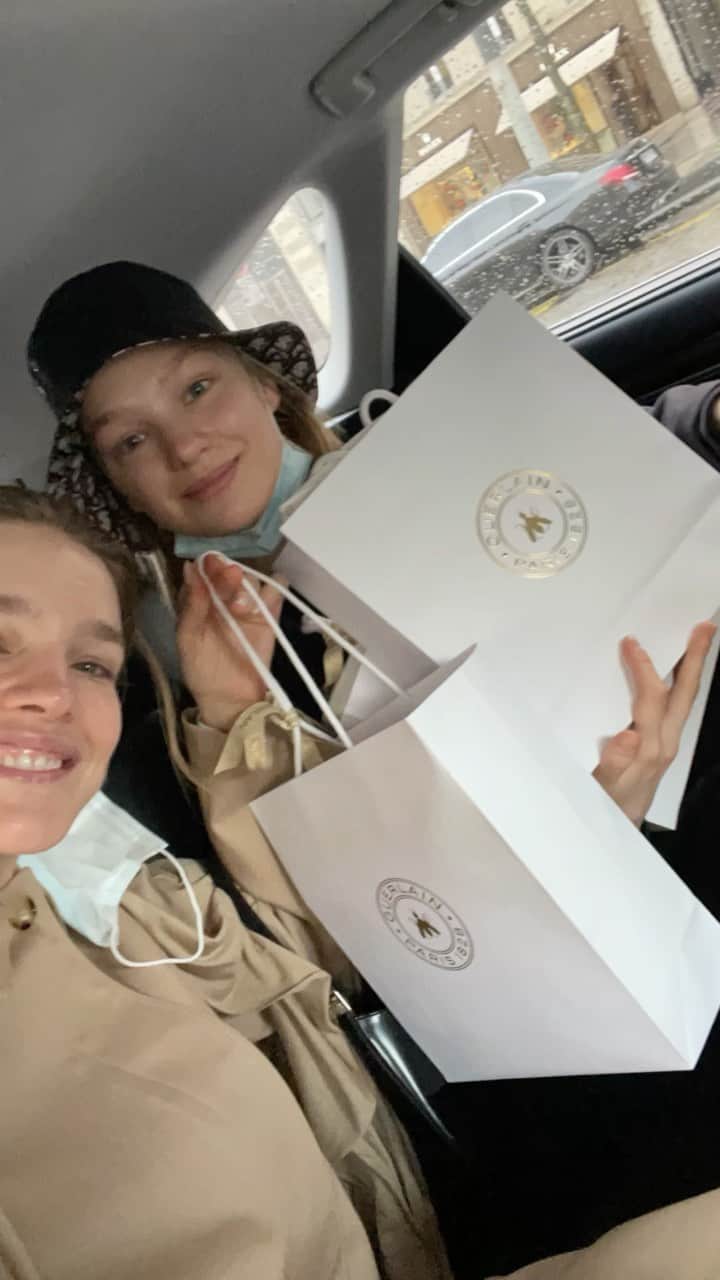 ナタリア・ヴォディアノヴァのインスタグラム：「Our adventures in Paris took us to  @guerlain Champs Elysees spa for a much needed pampering and all kinds of therapy 😅🤪🤪🤪🧖🏼‍♀️🧖🏼‍♀️ Did you know that Guerlain’s spa is one of the first in the world since 1939? Such a perfect sisters time 😍😍 Thanks to my Guerlain family for pampering us ❤️❤️🥰“」