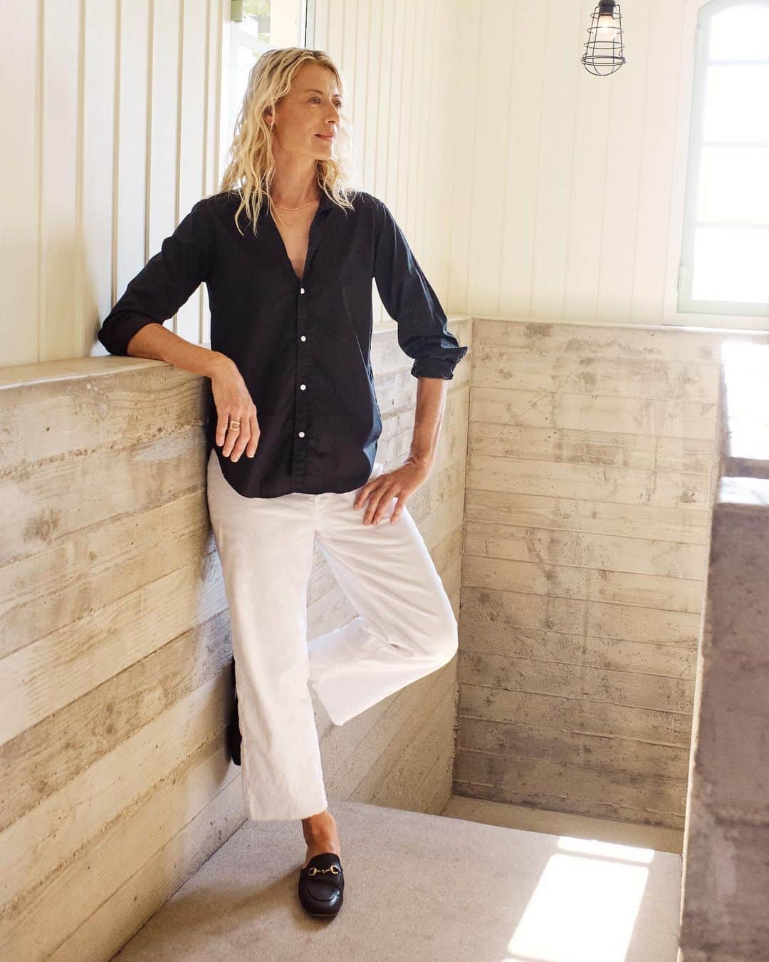 フランク&アイリーンさんのインスタグラム写真 - (フランク&アイリーンInstagram)「Our contemporary take on a classic sailor pant in game-changing Performance Linen. Never sheer, wrinkle resistant, easy to move in and now in WHITE! #FrankandEileen⁠⁠」1月30日 1時49分 - frankandeileen