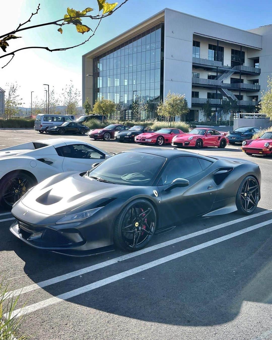 CARLiFESTYLEさんのインスタグラム写真 - (CARLiFESTYLEInstagram)「Which color would you pick? Red Black or White Ferrari F8 Tributo? Photo by @ronnierenaldi #carlifestyle #ferrariF8 #F8tributo」1月30日 1時43分 - carlifestyle