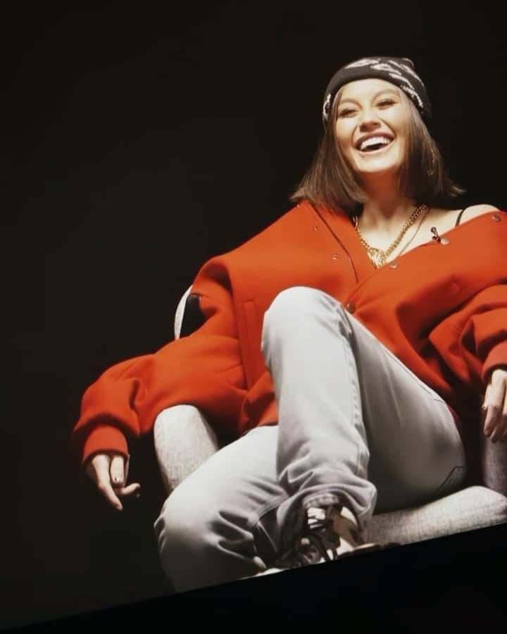 アグネス・モニカのインスタグラム：「Take 2 it is 😁  #AGNEZMO #MOtivation」