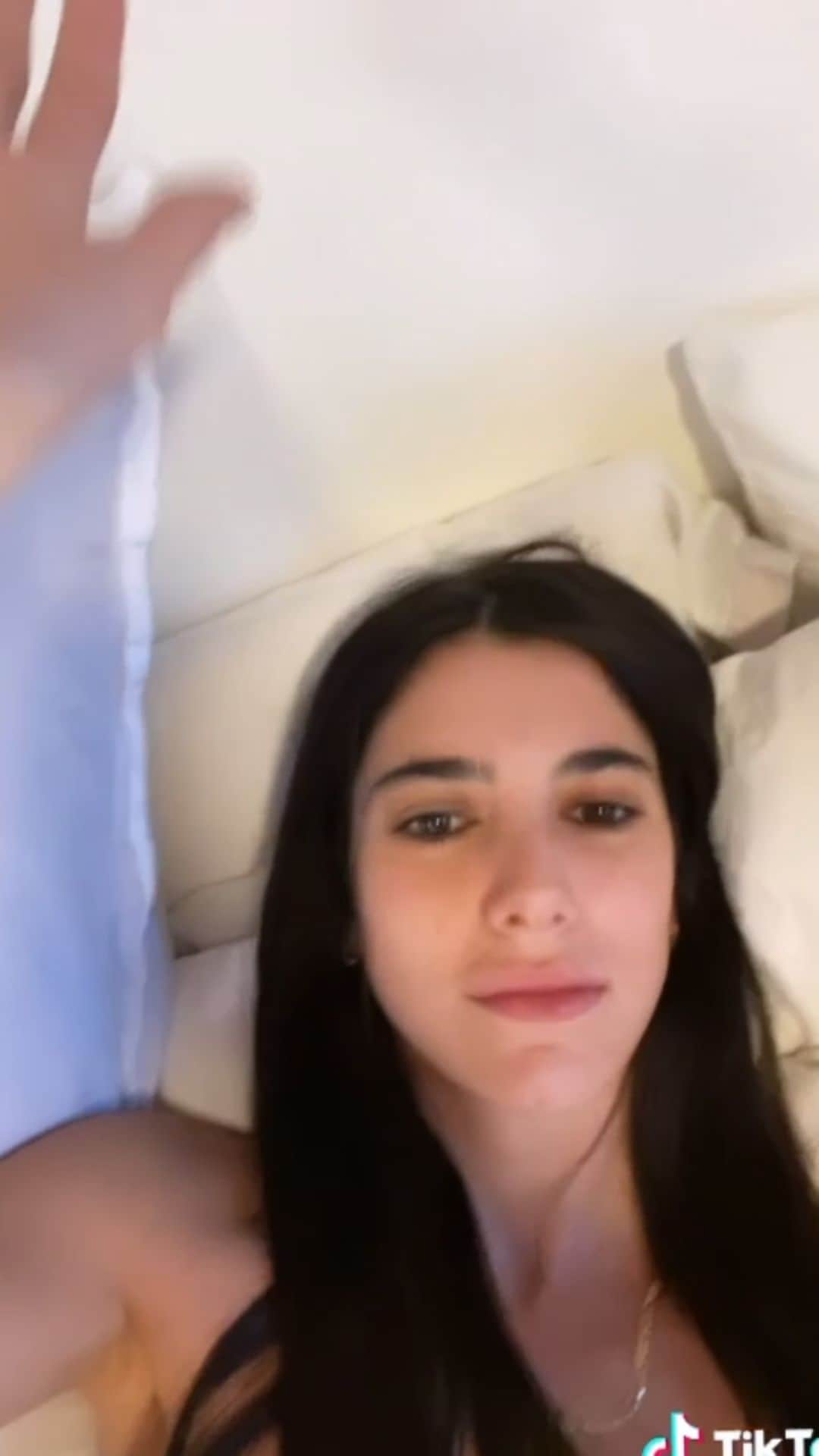ローレン・ペルツのインスタグラム：「I heard this doesn’t work if you’re over 25..」