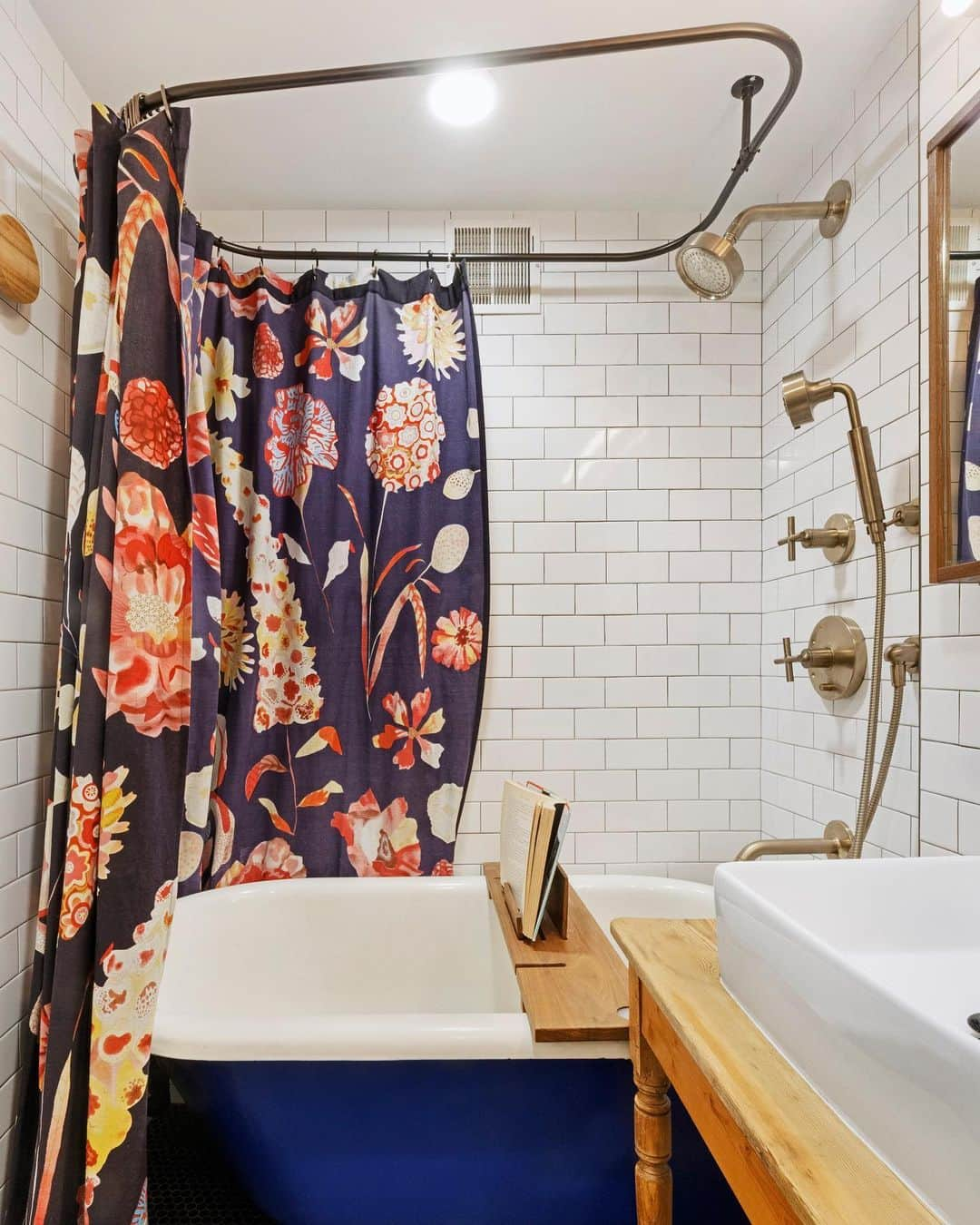 Sweeten Homeのインスタグラム：「Drawing inspiration from the luxurious spaces he had visited, this architect hand-selected every material and each fixture in this bathroom reno for a vibrant blend of vintage charm and modern luxury.⁠⁠ .⁠⁠ .⁠⁠ .⁠⁠ #renovatefearlessly #sweetenreno⁠ #renovation #homesweethome #designinspiration #housegoals #bathroomremodel #bathroomdesign」