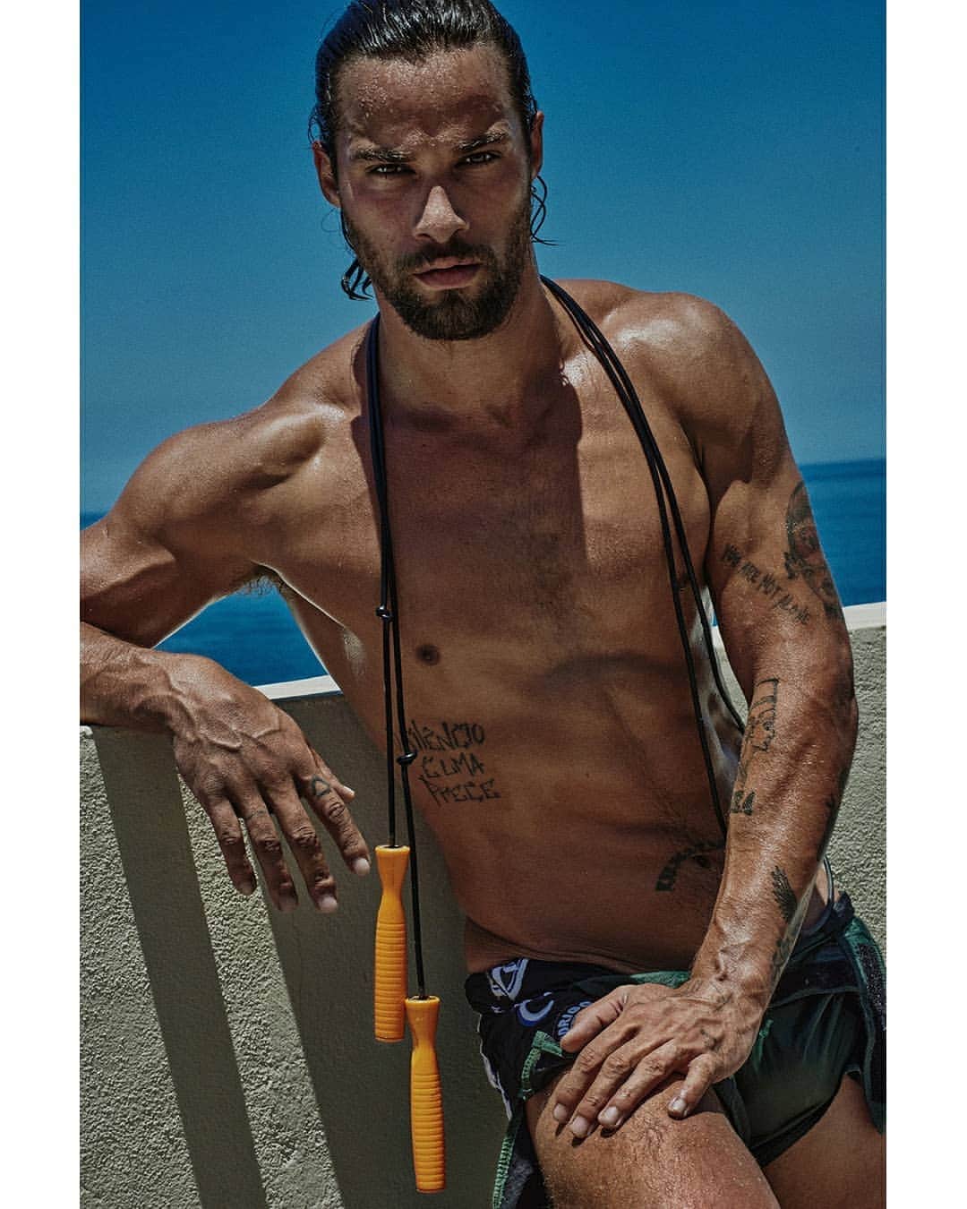 マリオ・テスティーノのインスタグラム：「JUMPING ROPE, PABLO MORAIS #2021  See prints from the Sports Collection on today's stories. _ Descubran fotografías originales de Sports Collection en las historias de hoy.  #Sports #MarioTestino #CandéSalles」