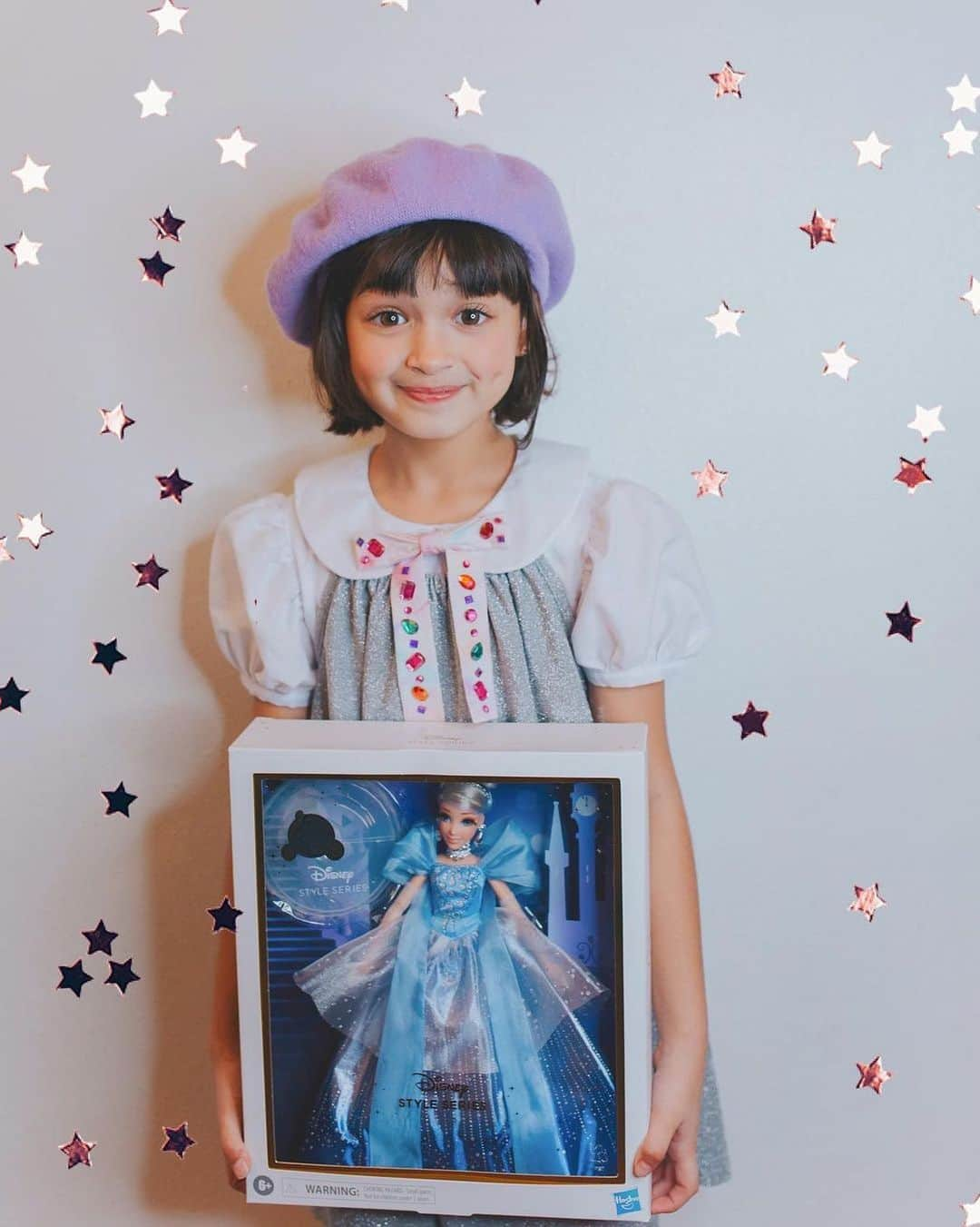 Hasbroさんのインスタグラム写真 - (HasbroInstagram)「#Repost @hello.scout: You know that feeling when you get something new and sparkly? That’s where she’s at 💛 #ad The Style Series Cinderella doll was a favorite this Christmas (I mean- obviously, look Scout’s face!) @hasbro #cinderella #disney」1月30日 2時28分 - hasbro