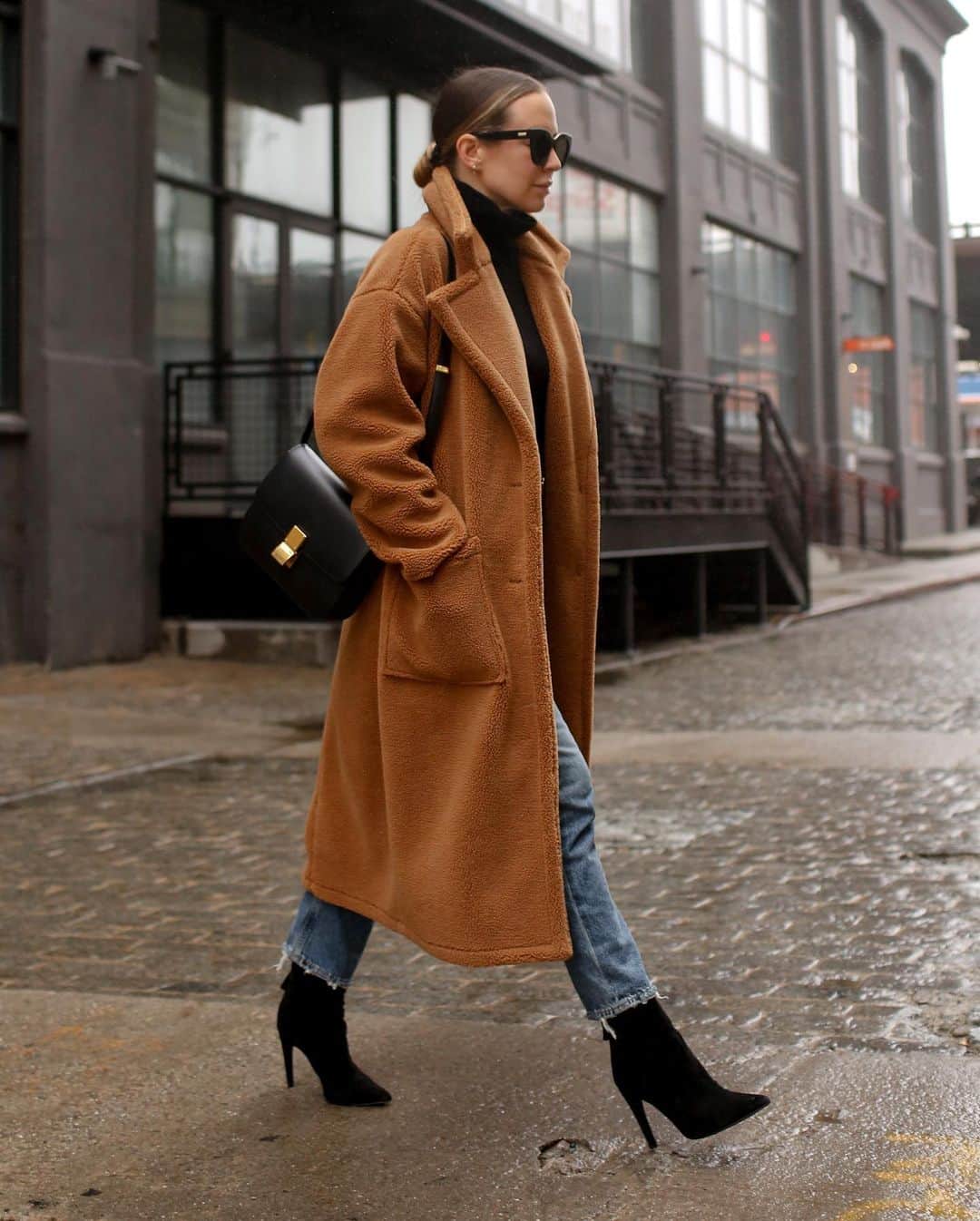 Helena Glazer Hodneのインスタグラム：「I got this coat from @verishop last year and it quickly became one that I wear all the time. Now, it also comes in a creamy white "french toast" color 🥺 and it's taking all of my will power not to add it to my closet. (ps: @verishop has 2 day shipping and easy returns 👌🏻) #verishop #sponsored.  http://liketk.it/377cF #liketkit @liketoknow.it」