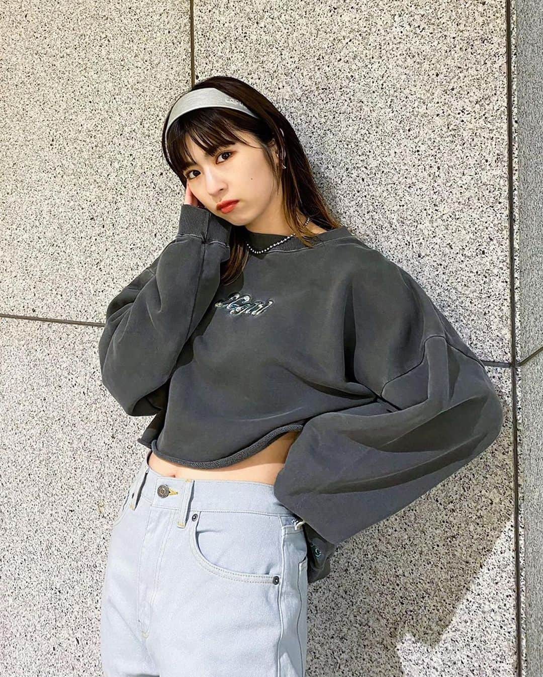 XGIRL_ootdのインスタグラム：「#xgirl_ootd @pyn0504 151cm XLARGE/X-girl MINATOMIRAI STAFF ・ -------------------------- ▪️GLITTER LOGO SWEAT CROPPED TOP ¥10,000+tax ▪️QUILTED STITCH PANTS ¥14,000+tax . -------------------------- #xgirl #xgirljp #xgirlus」