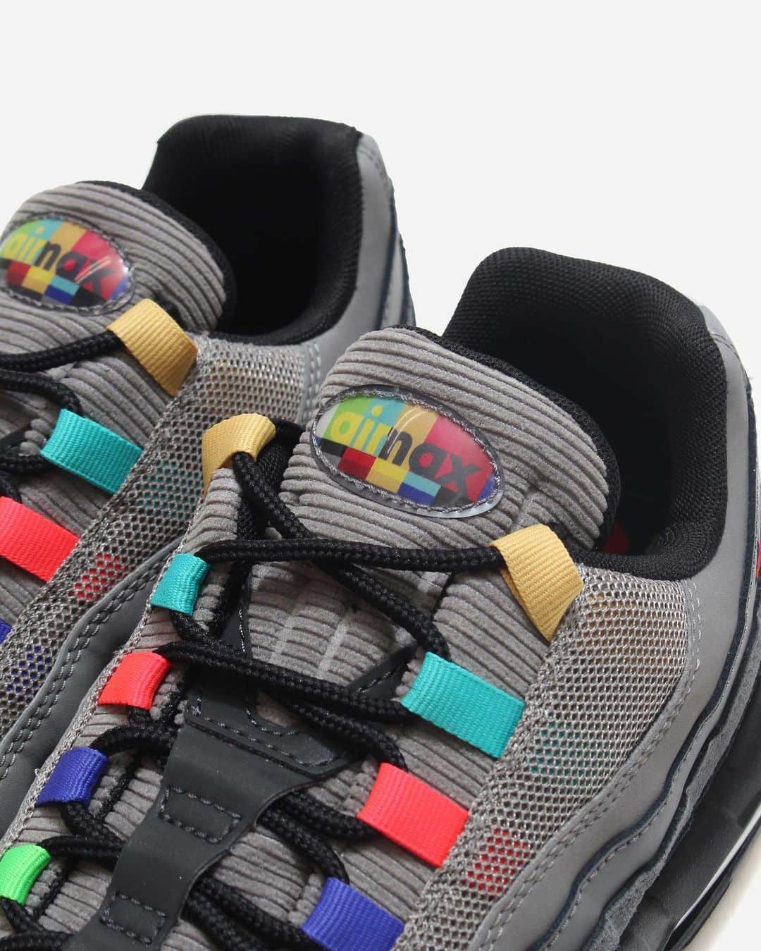 A+Sのインスタグラム：「in stock now﻿ ﻿ ■NIKE AIR MAX 95 SE﻿ COLOR : LIGHT CHARCOAL/UNIVERSITY RED-BLACK﻿ SIZE : 26.0cm-29.0cm 30.0cm ﻿ PRICE : ¥17,000 (+TAX)﻿ ﻿ AIR MAXのすべてを称えよう。﻿ 人体と定番のトラックスタイルをイメージしたデザインのナイキ エア マックス 95 SEは、抜群の快適性と注目を集める魅力的なスタイルを兼ね備えています。 他の90年代Air Maxアイコンから採用したDNAと素材、カラーを組み合わせ、柔らかいクッショニングで歩きながらAirの進化を称えます。﻿ ﻿ Celebrate all of AIR MAX.﻿ Designed with the image of the human body and classic truck style, the Nike Air Max 95 SE combines outstanding comfort with an attractive style that attracts attention. Combining DNA, materials, and colors from other 90's Air Max icons, the soft cushioning celebrates the evolution of the Air while walking.﻿ ﻿ #a_and_s﻿ #NIKE﻿ #NIKEAIRMAX﻿ #NIKEAIRMAX95﻿ #NIKEAIRMAX95SE」