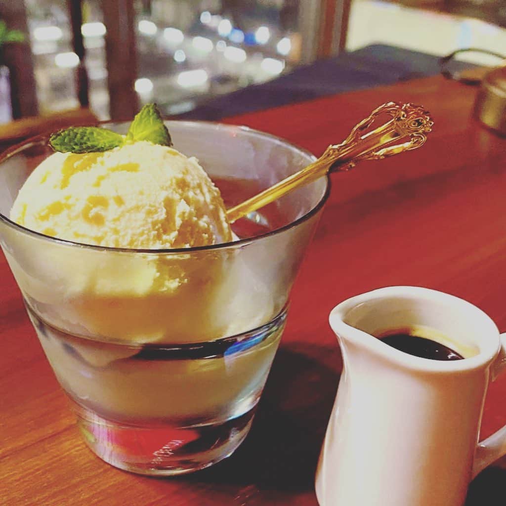 松隈ケンタのインスタグラム：「【今週土日　10食限定】  今日と明日ランチセットをご注文の方にミニデザートをサービス‼️ だそうです  この機会に来てね  ・ナポリタン ・ガーリックバターライス ・本日のパスタ  11:30〜19:30 L.O  CAFE&BAR GULDILOCKS （ガルディロックス）  福岡市中央区今泉1丁目13-5  BURG今泉3F 092-791-8569」