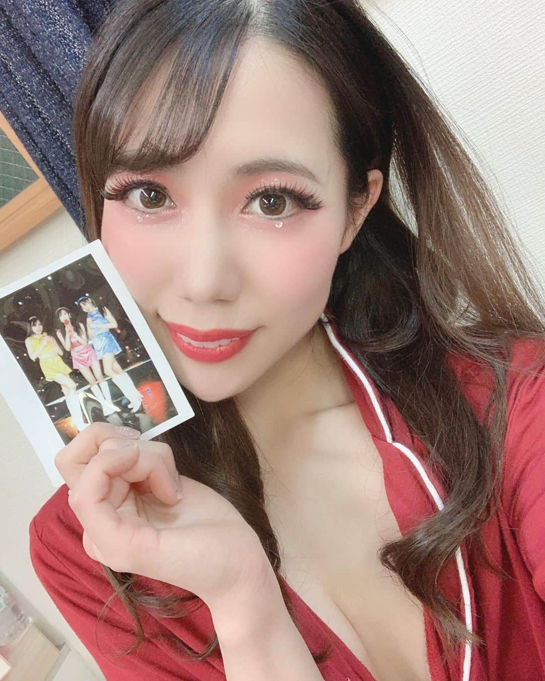 南まゆさんのインスタグラム写真 - (南まゆInstagram)「♡ 浅草ロック座 新春公演も 残り今日と明日⭐️ . まだ見れます❤️ . . #浅草ロック座　#浅草　#日本 #お正月　#新春公演　#響　#2021 #2021年 #1月　#ストリップ　#日本芸術　#ステージ　#show #日本のお正月　#残り数日　#お見逃しなく　#銭太鼓　#オタ芸　#凧揚 #凧　#アイドル　#生歌　#鬼　#メトロノーム　#玉水物語　#竹取物語　#かぐや姫　#太鼓」1月30日 12時22分 - mayuminami1127