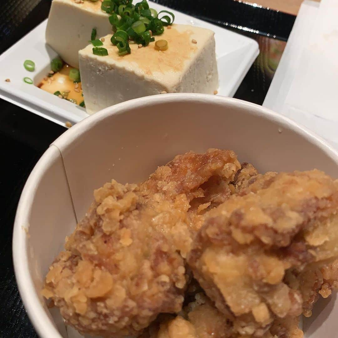 丸尾歩さんのインスタグラム写真 - (丸尾歩Instagram)「あ〜〜唐揚げに冷奴、 たぁ〜べたいな♫食べたいな♫  カラッとジュワァっと好香♫香♫ 日本の唐揚げの旨さは格別だよねぇ〜  #唐揚げ#カラアゲ#からあけ#食べたい#中津唐揚げ#日本食#日式#日本菜#中国菜#炸鸡块#お腹すいた#饿」1月30日 12時42分 - ayumi.maruo