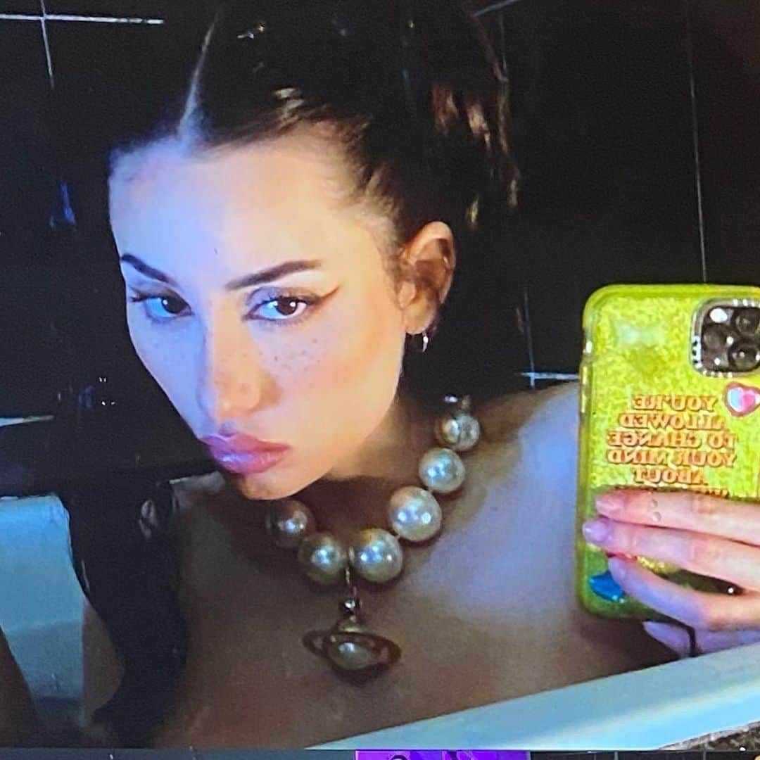 Greta Menchiさんのインスタグラム写真 - (Greta MenchiInstagram)「put a spell on me」1月30日 4時38分 - gretamenchi