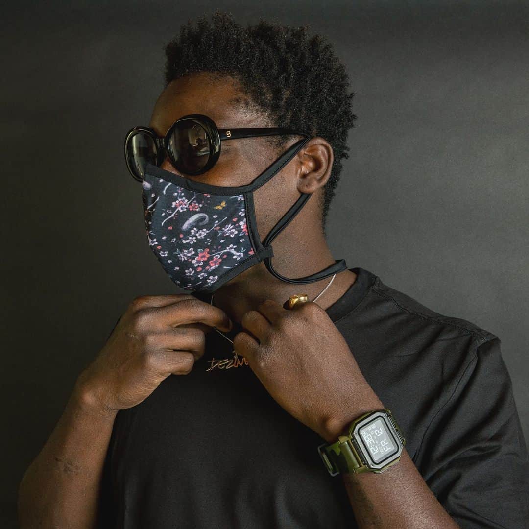 ニクソンのインスタグラム：「Introducing The Flipside Mask Loop it around your neck and ears, snug it up, and you're good to go.  #Nixon」