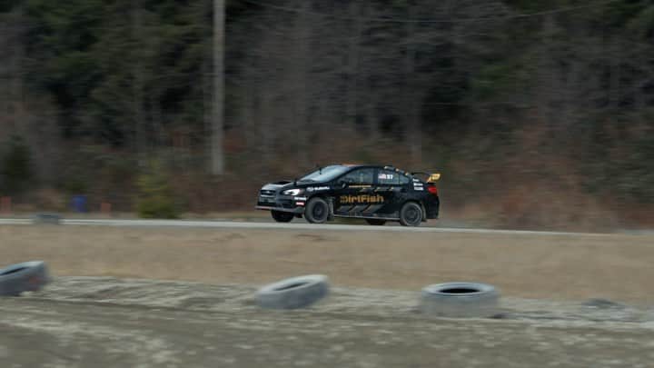 ジェンソン・バトンのインスタグラム：「Well that was a fun first day @extremeelive training at @dirtfishrally rally school! Thanks @nate_tennis for showing me the ropes. @jbxeracing」