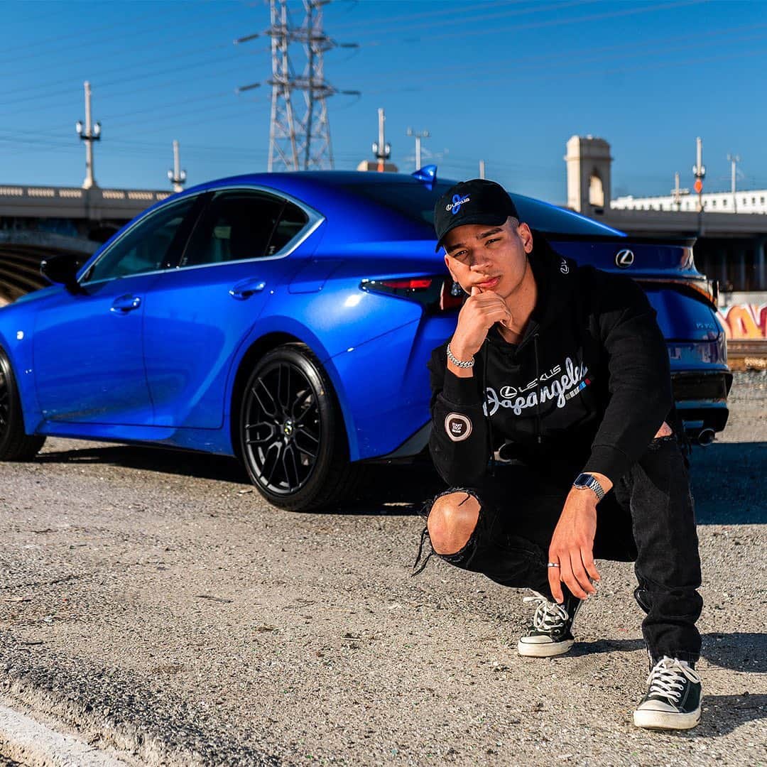 Lexus USAさんのインスタグラム写真 - (Lexus USAInstagram)「Our kind of performance wear. Shop the #LexusXJapangeles pop-up collection inspired by the new Lexus IS—only at the link in bio.」1月30日 5時26分 - lexususa