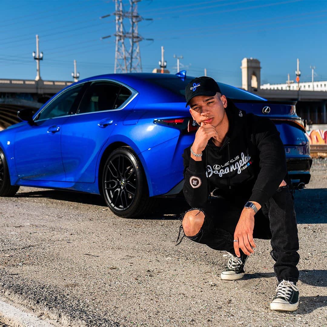 Lexus USAのインスタグラム：「Our kind of performance wear. Shop the #LexusXJapangeles pop-up collection inspired by the new Lexus IS—only at the link in bio.」