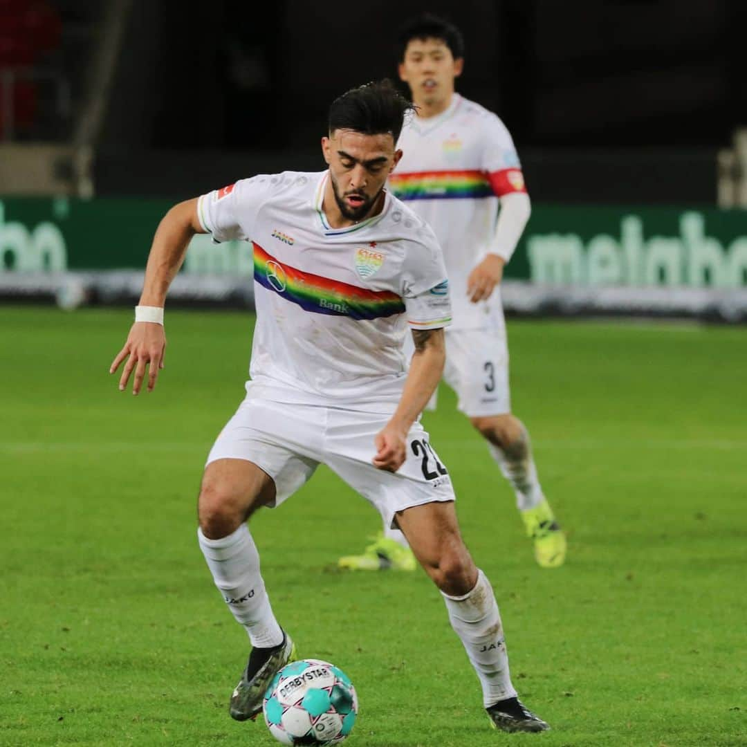 VfBシュトゥットガルトさんのインスタグラム写真 - (VfBシュトゥットガルトInstagram)「Halbzeit in der #MercedesBenzArena. #VfBM05 0:0 ---- #vfbstuttgart1893 #vfbstuttgart #VfB #heimspiel #VfBInsta #auscannstatt #buntundwild #vielmehrVielfalt」1月30日 5時29分 - vfb