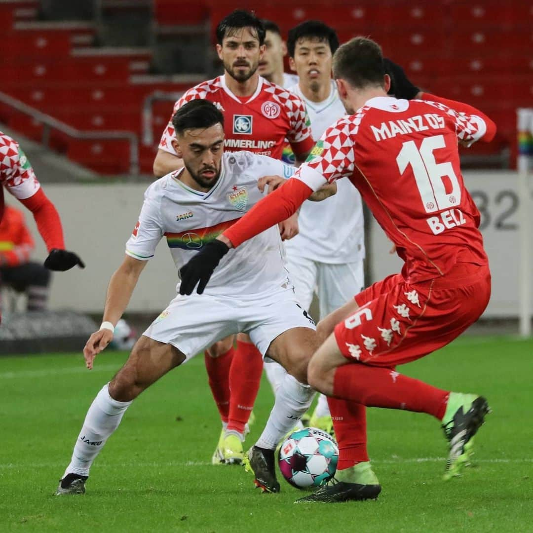 VfBシュトゥットガルトさんのインスタグラム写真 - (VfBシュトゥットガルトInstagram)「Halbzeit in der #MercedesBenzArena. #VfBM05 0:0 ---- #vfbstuttgart1893 #vfbstuttgart #VfB #heimspiel #VfBInsta #auscannstatt #buntundwild #vielmehrVielfalt」1月30日 5時29分 - vfb