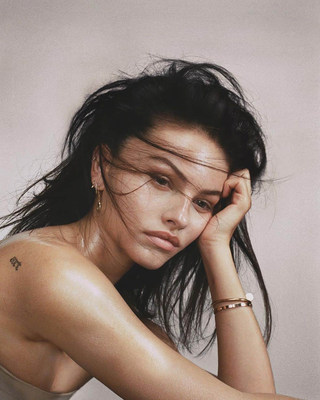 ティラーヌ・ブロンドーのインスタグラム：「@narcissemagazine  @damienkrisl @cadenceimage @guillaumerasquier @azadehzoraghi @petergrayhair @enywhitehead @audreycheri @imgmodels ❤️❤️❤️」