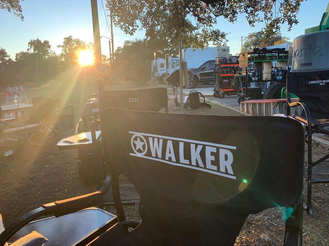 リンジー・モーガンのインスタグラム：「Who caught @thecwwalker last night??? What did we think?! 🌮⚡️」