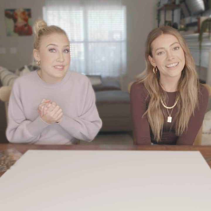 Maddie & Taeのインスタグラム：「We're so excited to bring y'all along as we create our vision board for 2021! (Link in bio)」