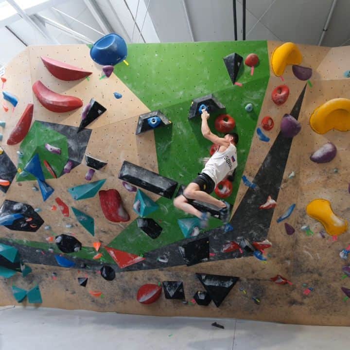 イェルネイ・クルーダーのインスタグラム：「Margalef improved my skills for holding pockets 🤪. Team training with @sloveniaclimbing and 🎥 by @gorazdhren . ________________________ @scarpaspa @ocun.climbing @vibram @snowmonkey」