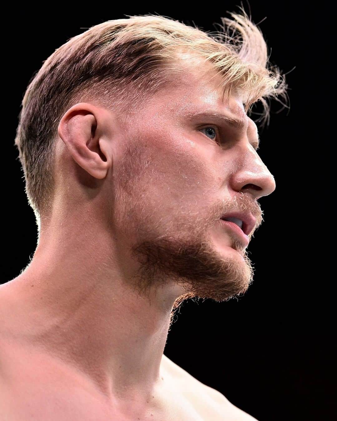 UFCさんのインスタグラム写真 - (UFCInstagram)「Ready to emerge as a top contender 🇷🇺 #UFCVegas18」1月30日 6時00分 - ufc
