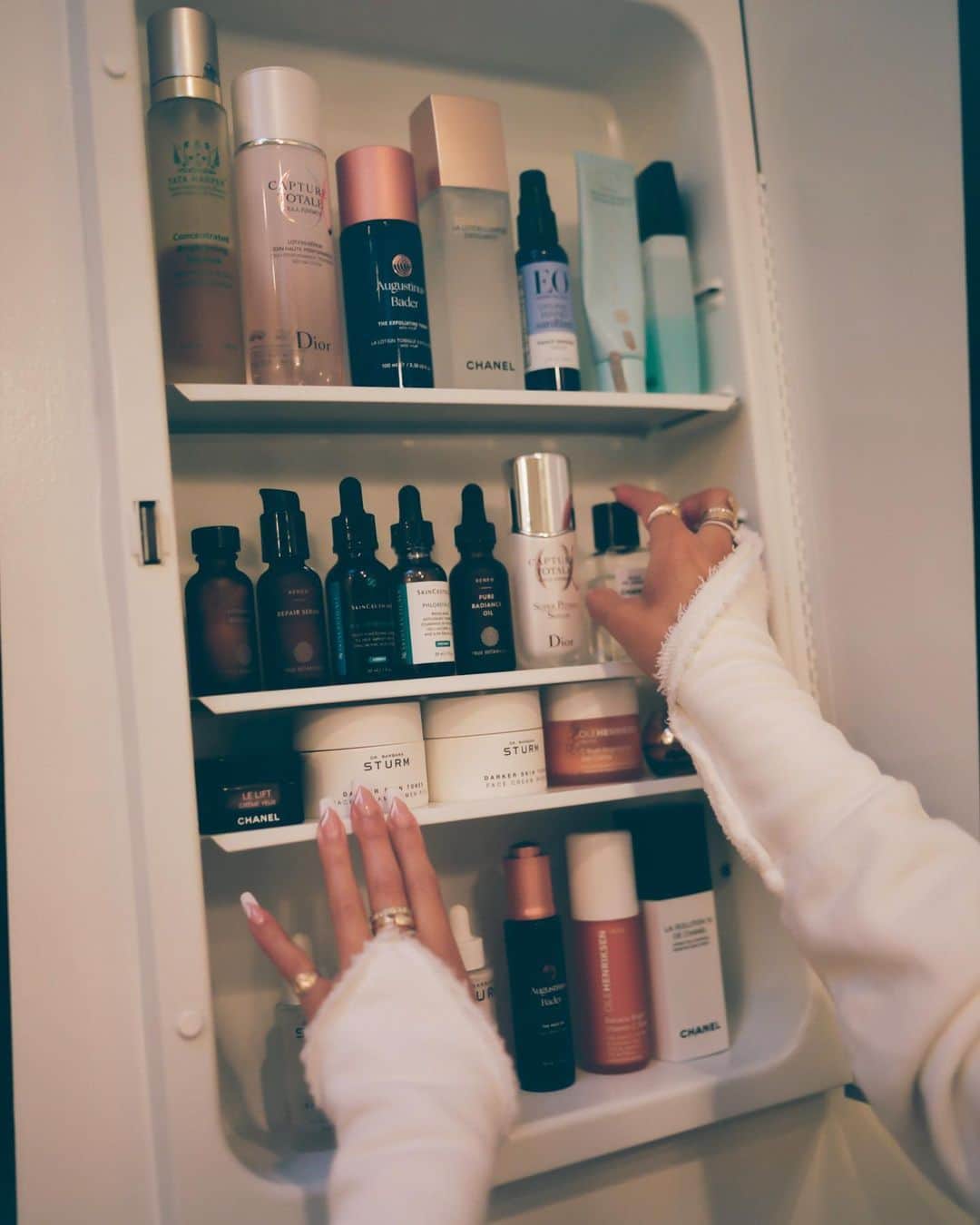 Sami Miroのインスタグラム：「I get A LOT of questions about my skincare routine so I finally went innn with @hypebae @remibarbierpr ✨ I use many products but these are my favorites! Full read is available to swipe up in my stories. Shot by @beckybunz & both of us wearing full @samimirovintage lewks ✨🧴✨」