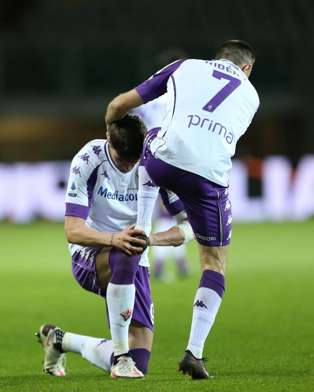 ACFフィオレンティーナさんのインスタグラム写真 - (ACFフィオレンティーナInstagram)「Che gol ha fatto @franckribery7?  WHAT. A. GOAL. 👑  #ForzaViola 💜 #TorinoFiorentina #ACFFiorentina #Ribery #Vlahovic #SerieA #Fiorentina」1月30日 6時29分 - acffiorentina