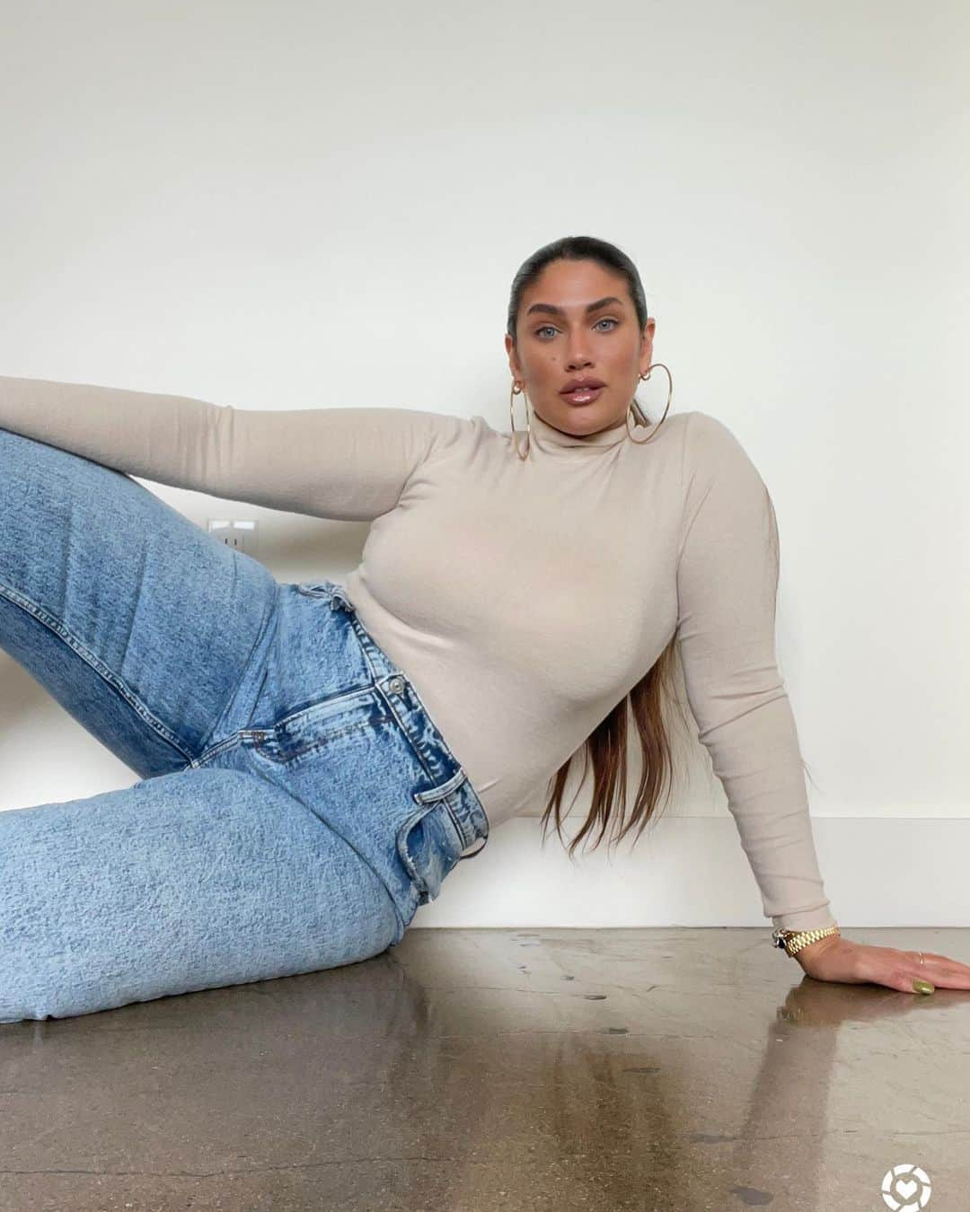 La'Tecia Thomasさんのインスタグラム写真 - (La'Tecia ThomasInstagram)「Not so basic basics from @abercrombie👖I’m wearing a size XL in the bodysuit and size 14 jeans. @liketoknow.it #liketkit #abercrombiepartner #abercrombiestyle Screenshot this pic to get shoppable product details with the LIKEtoKNOW.it shopping app http://liketk.it/378wr」1月30日 6時27分 - lateciat