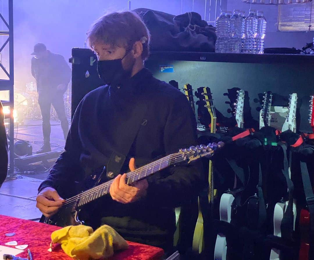 リック・バーチのインスタグラム：「@rcabinthewild has the guitars polished and tuned up... all ready for Chapter V Futures Live!!!  . . . Who else is ready?」