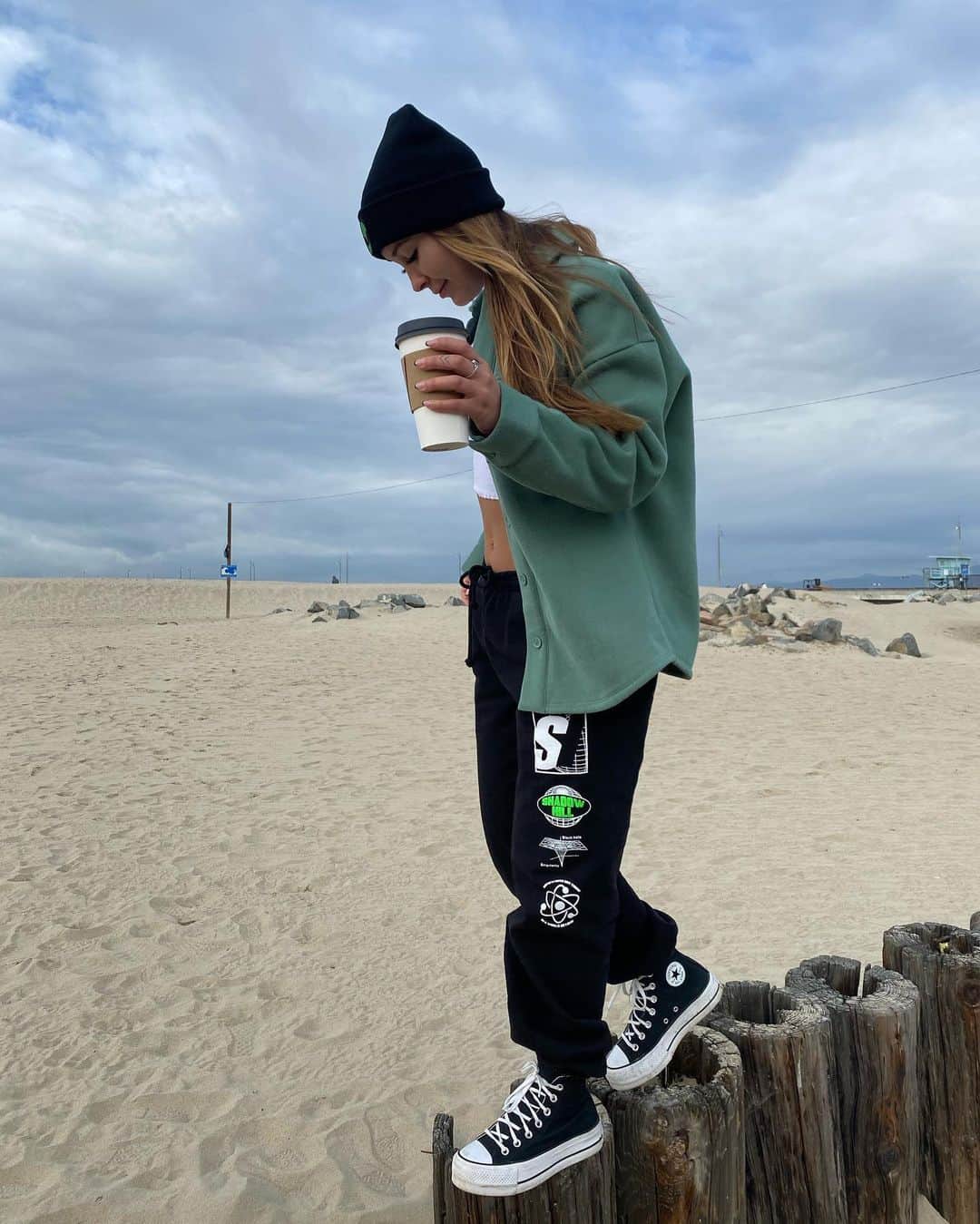 Nicky Gileのインスタグラム：「gonna start posting the daily fits here // this was my coffee walk the other morning」
