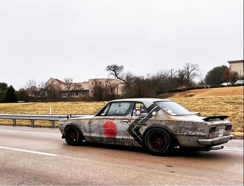 スティーブのインスタグラム：「I never get tired looking at my skyline Hakosuka! What about you?  どこ走らせてもとにかくハコスカがカッコいい！」