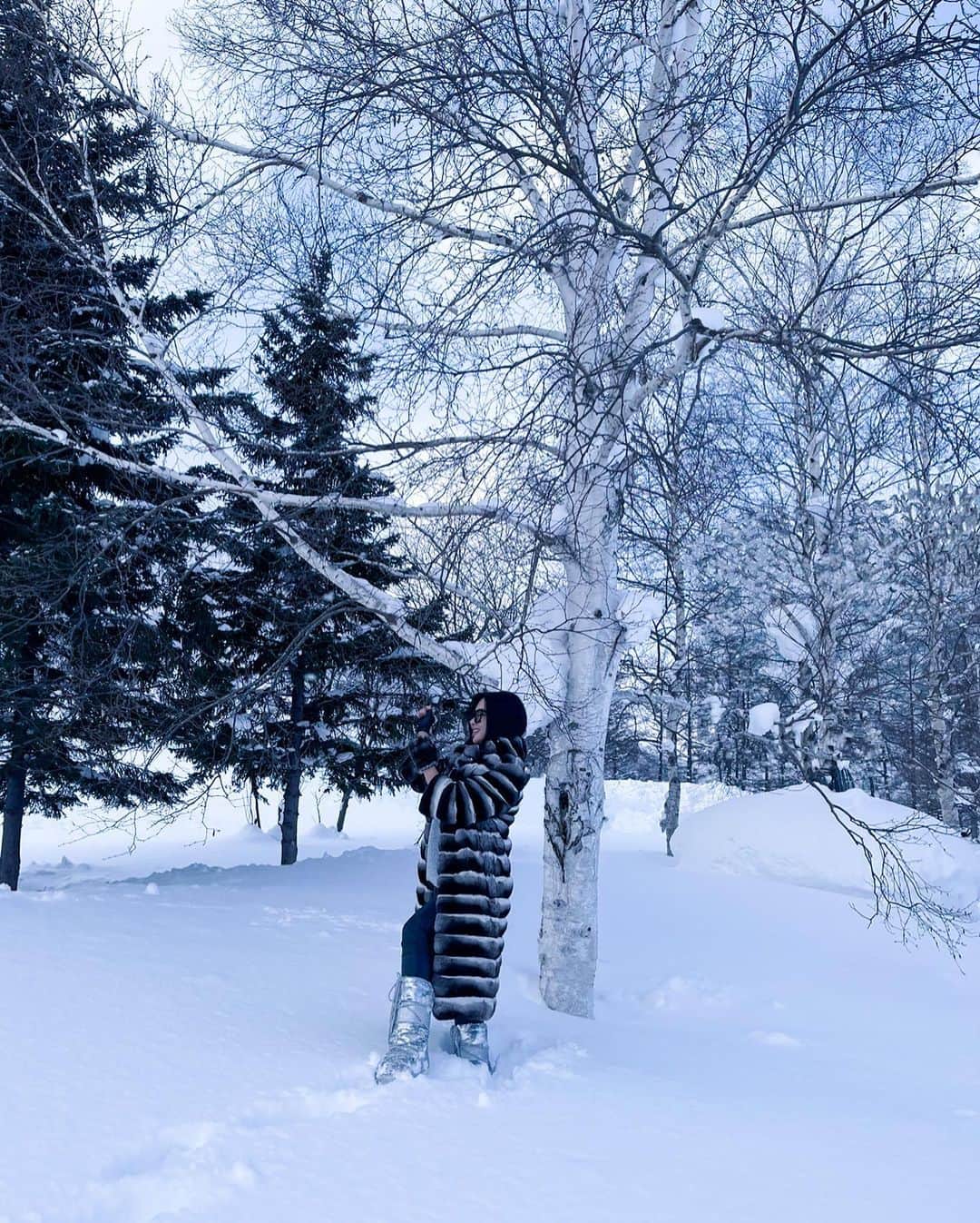 Syahriniさんのインスタグラム写真 - (SyahriniInstagram)「• The Greatest Break In life !  ______________ 𝓢𝓨𝓡 _____________  #PrincesSyahrini #Winter_January2021 #WinterWonderland」1月30日 8時10分 - princessyahrini