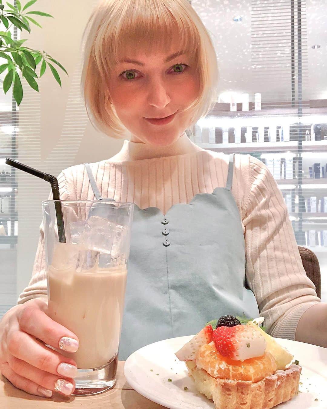 Jenyaさんのインスタグラム写真 - (JenyaInstagram)「@hatake_cafe @isetan_shinjuku  1人時間。 たまにゆっくり1人でカフェで美味しいもの。 最高の癒し。  #ハタケカフェ のカフェラテ、美味しすぎて毎日飲みたい！  #ootd は、トップスもジャンスカも　@pdd1982pdd #プードゥドゥ    #伊勢丹新宿店 #イセタニスタ #イセタニスタのこだわり #japanesefood」1月30日 13時46分 - jenya_jp