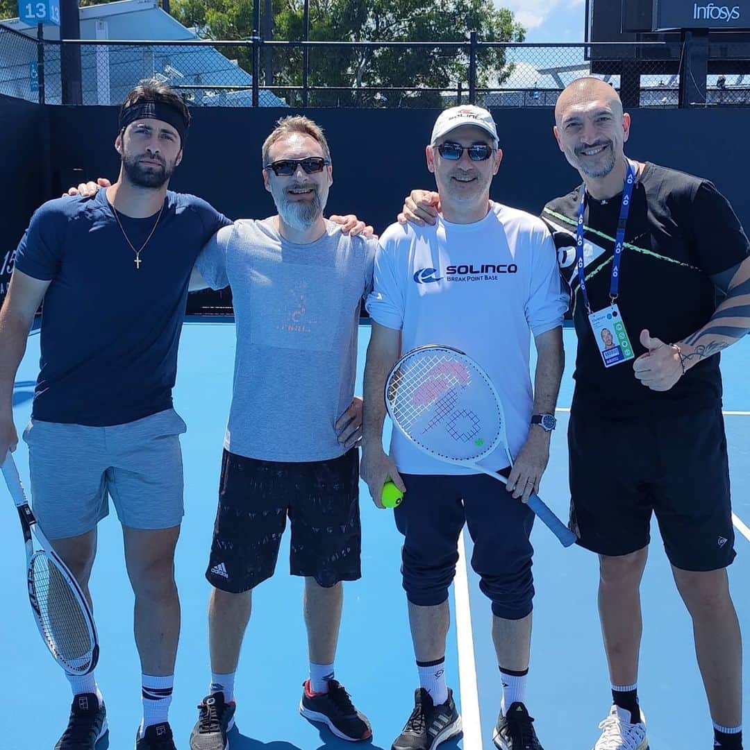 のインスタグラム：「The team 🤙」