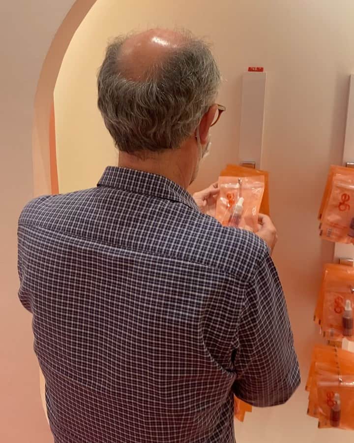 Garotas Estupidasのインスタグラム：「um cliente fiel fazendo sua reposição de bóster fortificante não quer guerra com ngm 🥰 #painho」
