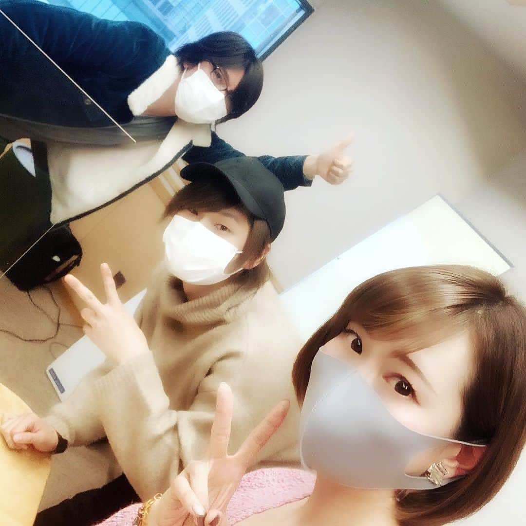 名塚佳織さんのインスタグラム写真 - (名塚佳織Instagram)「⭐︎ 『A3! Blooming RADIO』第96回 聴いてくださった皆様！ ありがとうございました♡  『A3!』のお話しを 皆様と一緒にできて 本当に嬉しかったです,,>᎑<,,  ただ…😱 佐藤さんと濱さんのパーソナリティは 今回がラストだったのに 私ばっかり話してしまって すみません（ ＿ ）💦 ぅう…失敗…( ˃ ^ ˂ഃ ) 嬉しくて… つい話し過ぎてしまいました💦 申し訳ない…💦  そして、次回からのパーソナリティ 帆世さん＆小西さんに 変なお題を出してすみません(´ ᗨ `;)ゞ  でも… ちょっと気になりますよね？♡笑 わくわく(✿´ ꒳ `) #エーアニ #エースリー #文化放送  #ブルラジ  #濱健人 #佐藤拓也 #いづみ」1月30日 8時15分 - nazuka_kaori424