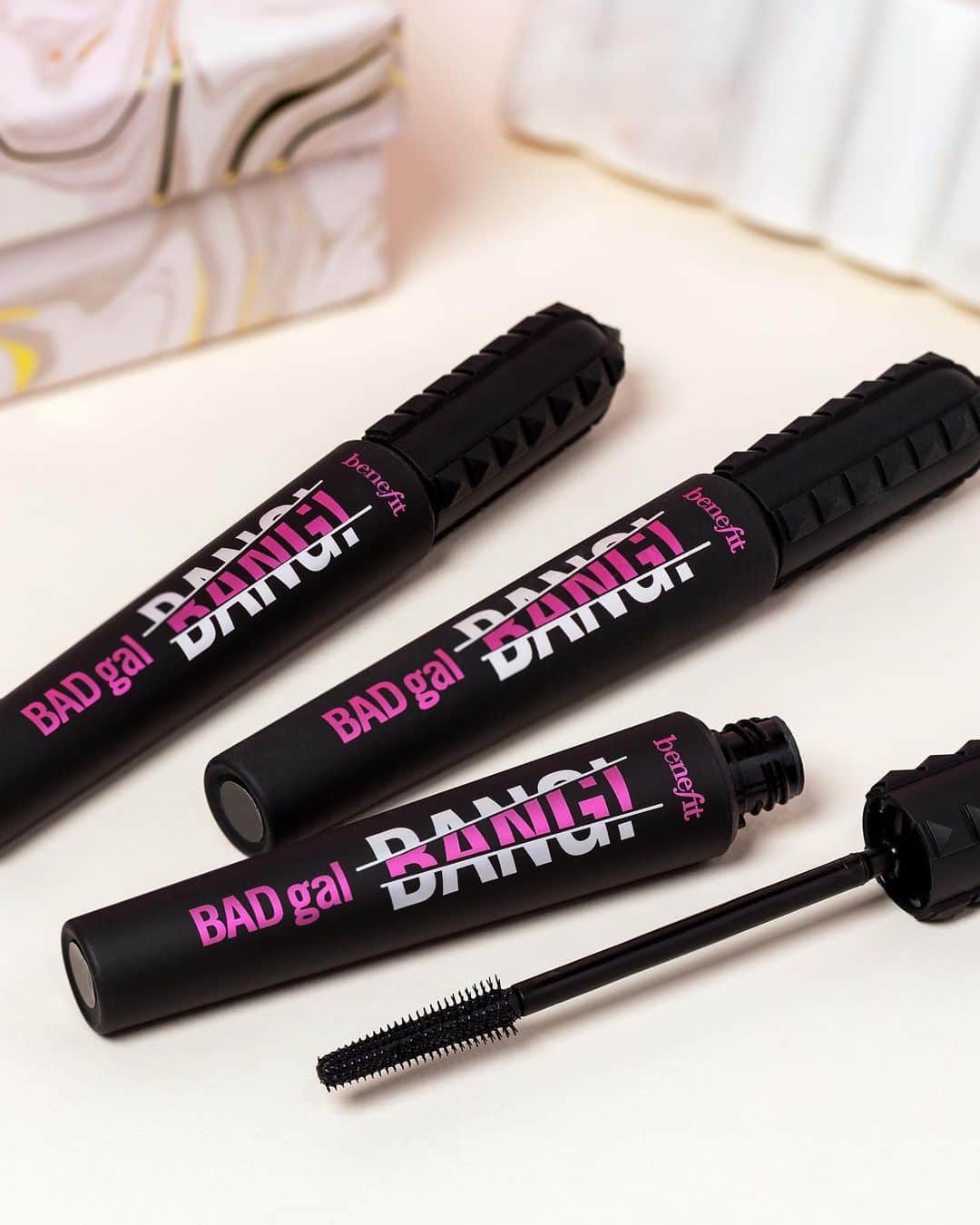Benefit Cosmeticsさんのインスタグラム写真 - (Benefit CosmeticsInstagram)「Triple the BANG! 🥳 Get our #BADgalBANG mascara trio for just $49 (a $75 VALUE!) at @qvc! #benefit」1月30日 8時32分 - benefitcosmetics
