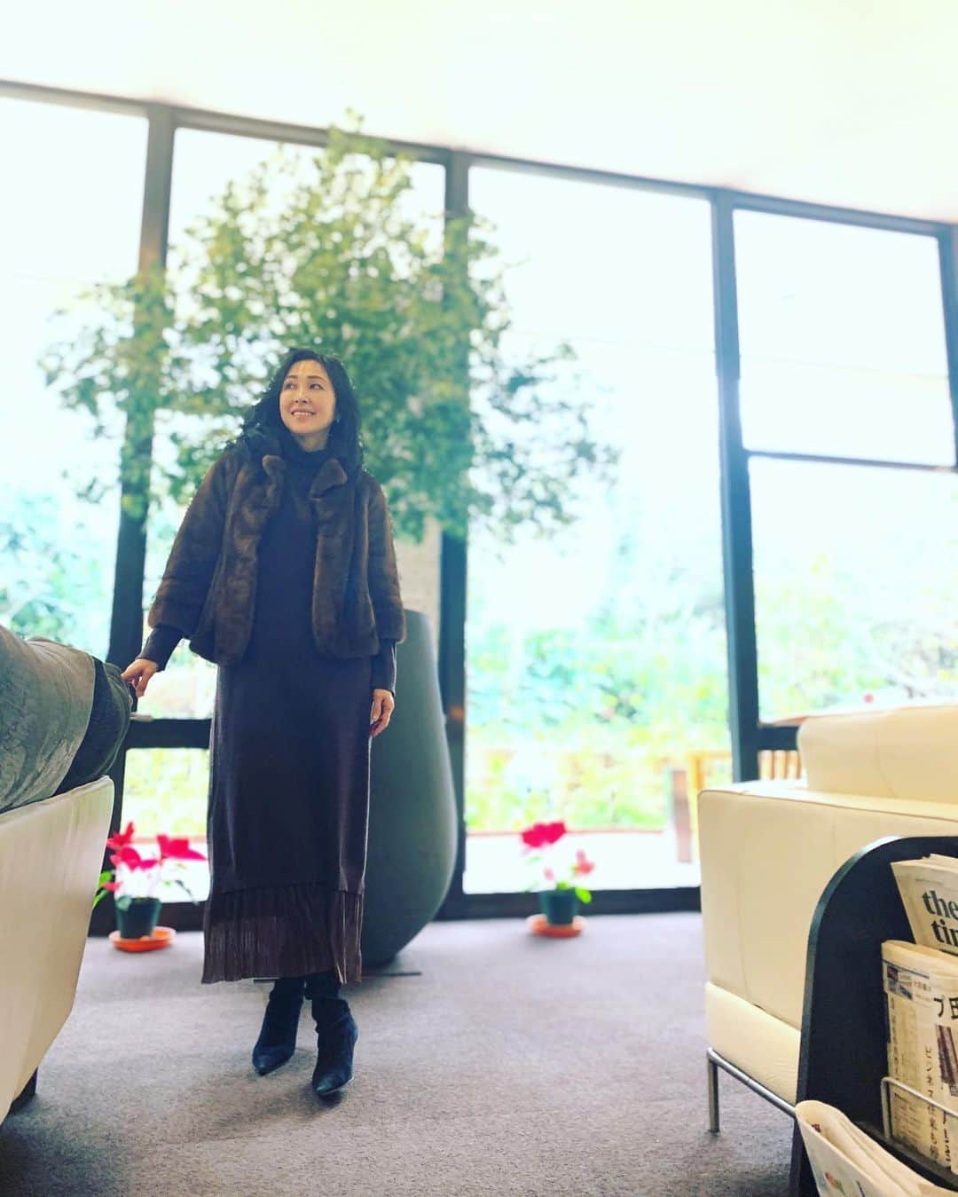 のインスタグラム：「ここ数日、すごく忙しくてインスタUPできませんでした。  今、ワクワクするプロジェクトが進行中。 新商品の開発と、あと新しい取り組みも同時進行。  チャレンジするのって楽しい✨  I was so busy with new projects and couldn’t update instagrams.   @definebeautyjapan  @definebeauty @ディファインビューティ  #楽しい #コスメ  #コスメ好き  #コスメ好きな人と繋がりたい  #ファッション好き  #アラフィフコーデ #アラフィフ女子 #大人可愛い #今日のコーデ #大人スタイル #企業女子 #スナップミー #上品コーデ #キレイめコーデ #化粧品  #instapicture  #beauty  #beautiful  #fashionblog #fashionblogger #dailylook #tokyolife」