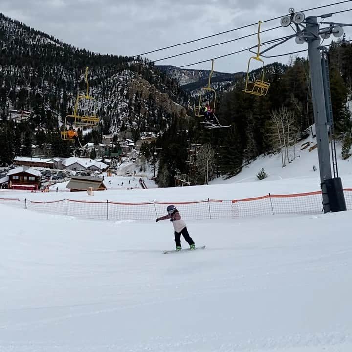 マライア・デュランのインスタグラム：「Why did it feel like I touched the moon 🌚 😂🏂   📱: @savannahbananafeefifofana」