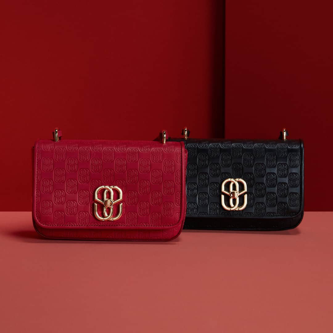 Schutzのインスタグラム：「RED OR BLACK? WE CHOOSE BOTH ❤️ #schutzemblem」