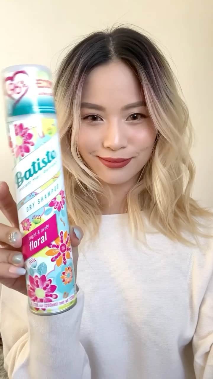 Yukiのインスタグラム：「Having bleached hair means it’s bad for me to wash my hair every day so naturally, I wash my hair about 3x per week. 🙈 To keep my hair fresh in between washes, I use dry shampoo by Batiste! ❤️ I love it bc it helps absorb oil and gives a clean-feeling finish. Thanks for keeping my hair fresh, Batiste! Check them out and follow at @batiste_us 🥰 #LiveBatiste ad #batiste #whyibatiste」