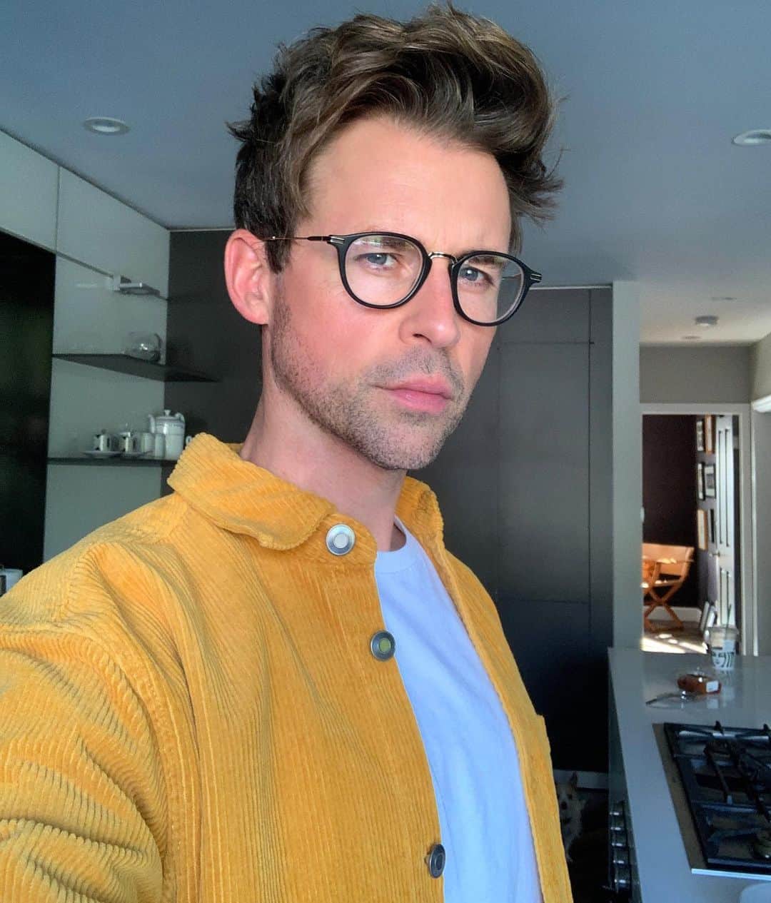 ブラッド・ゴレスキーのインスタグラム：「The higher the hair....💁🏻‍♂️」