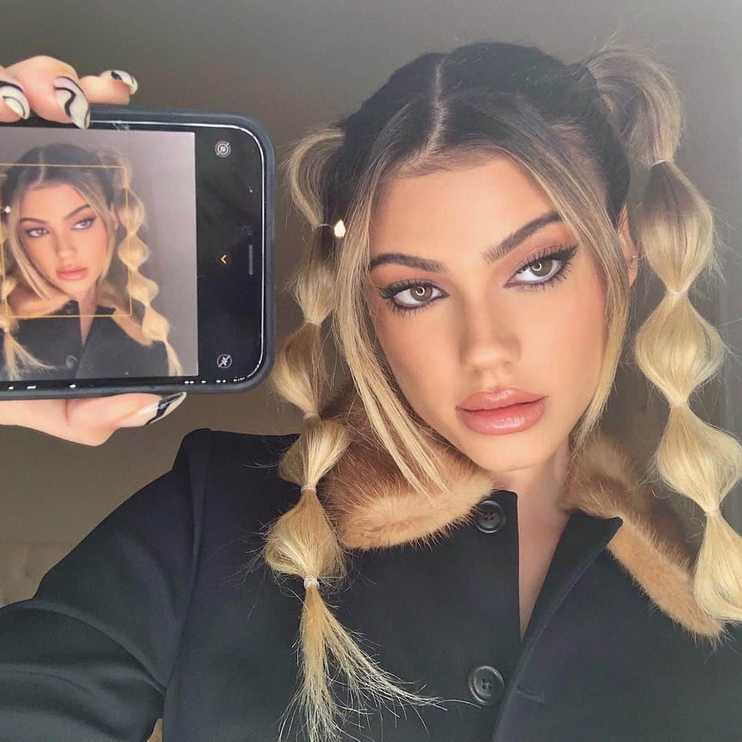 ケルシーのインスタグラム：「only competition ever is that bitch in the mirror」